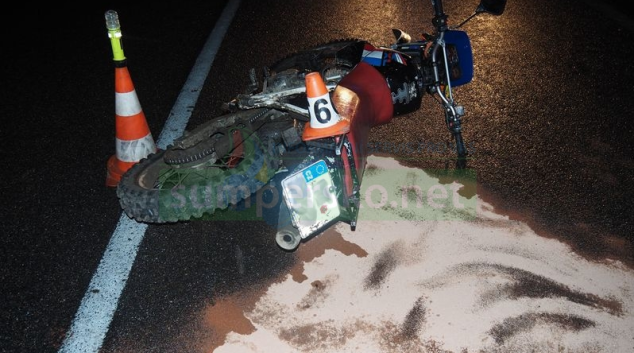 Motorkář na Šumpersku narazil do svodidel