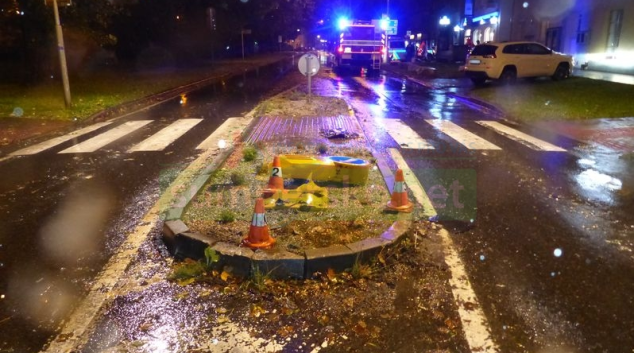 Opilý řidič v Jeseníku najel na středový ostrůvek