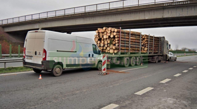 Dopravní nehody na dálnici D35 u Palonína