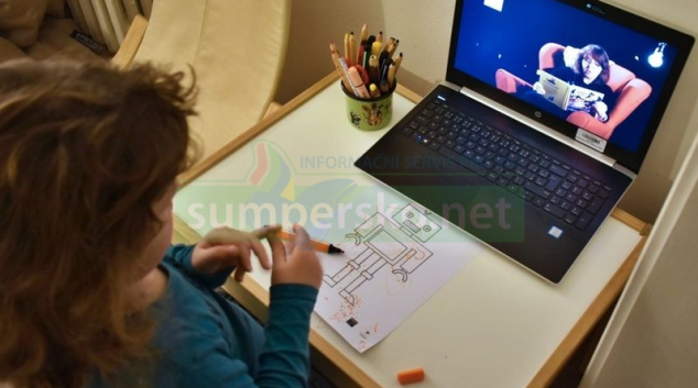 Online Noc vědců přinesla poznání i zábavu do obýváků