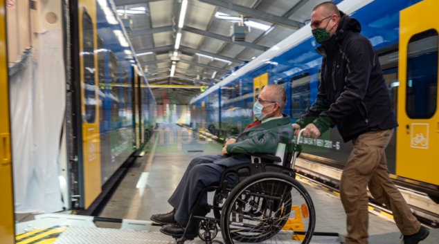 Začaly testy nových nízkopodlažních vlaků