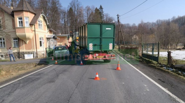 Motorista si při předjíždění popletl strany