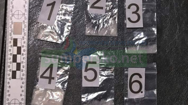 Motorkář převážející „dýleráky“ skončil v policejní cele