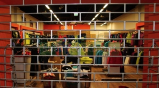 Cizinec kradl jen dámské sportovní oblečení