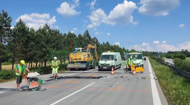 Poškozený úsek dálnice D35 by mohl být v provozu ve čtvrtek