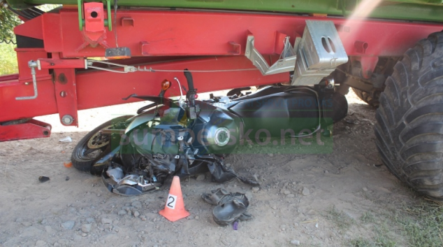 Traktorista ohrozil motorkáře