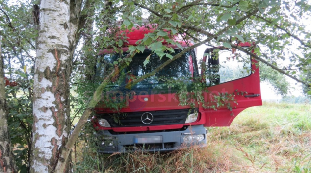 Řidič na Šumpersku najel na nezpevněnou krajnici