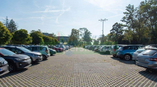 FN Olomouc opravila tři ze svých parkovišť
