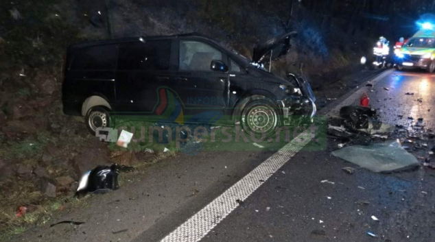 Čelní srážka vozidel v Mohelnickém kopci