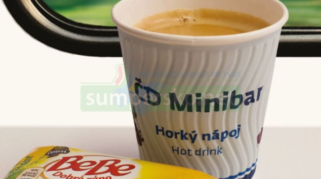 Občerstvení nabízí přímo na místech cestujících ve vlaku