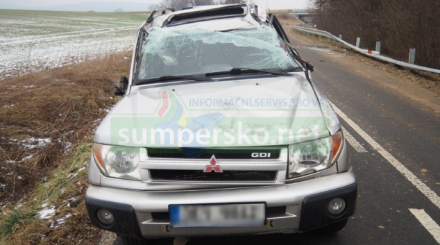 Dvě řidičky na Šumpersku otočily auta na střechu