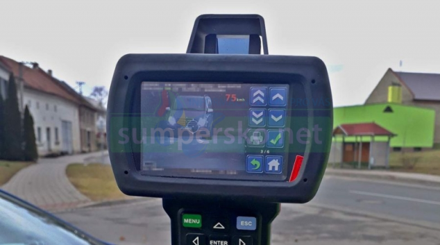 Během dvou dnů přes sto řidičů překročilo rychlost