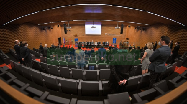 Rektor UP ocenil akademické práce