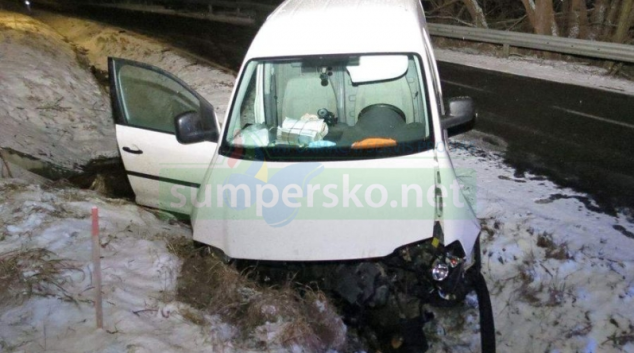 Řidička před Bratrušovem nezvládla smyk