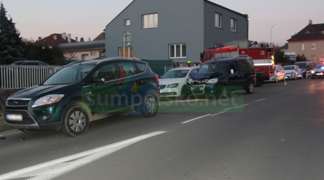 Řidič v Šumperku nedodržel bezpečnou vzdálenost