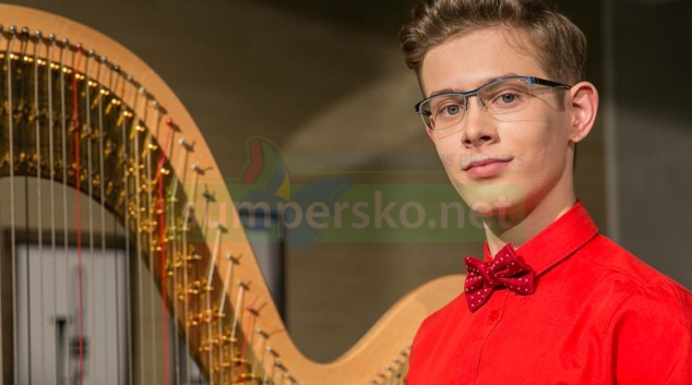 Na harfu hrají i muži!