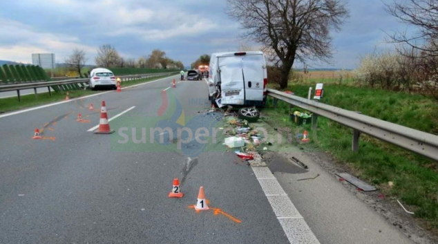 Řidič nestačil zareagovat na stojící vozidlo