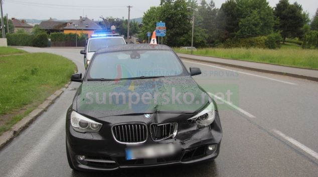 Motorista v Bludově nestačil dobrzdit