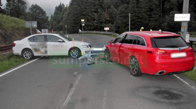 Řidič podcenil rychlost a přejel do protisměru