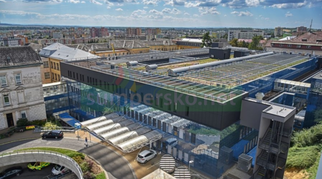 Modrý monoblok v srdci areálu FN Olomouc má novou nástavbu