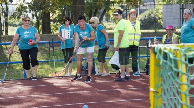 Místo běhu se hrál golf