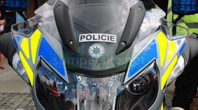 Motorkář v Sobotíně se marně snažil prchnout před policisty