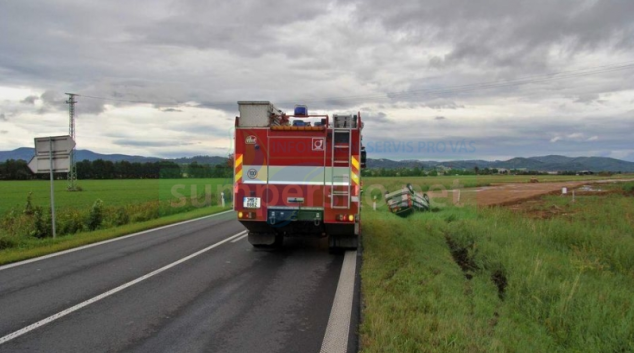 Řidička za křižovatkou Loučení nezvládla smyk