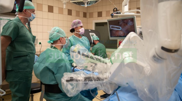 Urologové poprvé využili při odběru ledviny od žijícího dárce robotický systém