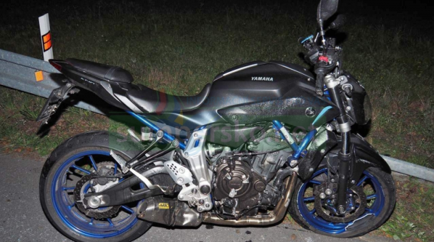 Motorkář nezvládl projet zatáčky Červenohorského sedla