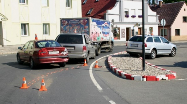 Řetězová dopravní nehoda v Žulové