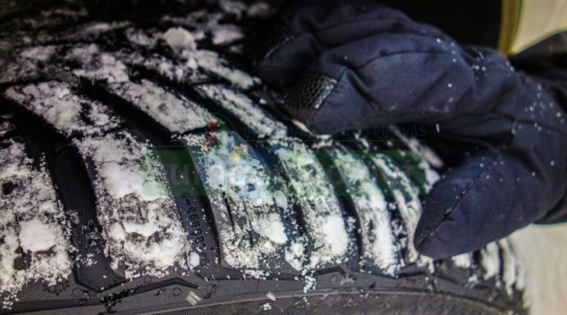 Srovnávací test zimních a celoročních pneumatik