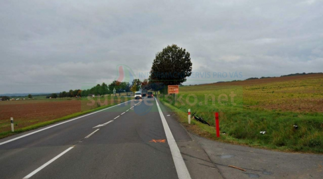 Cyklista na elektrokole skončil v příkopu