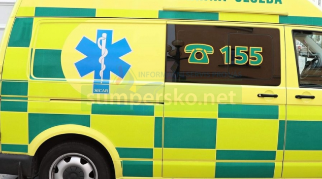 Chlapec vběhl pod rozjeté auto