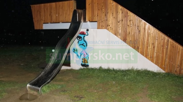 Vandal posprejoval zábřežskou vyhlídku