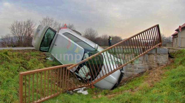 Řidička za Bludovem podcenila rychlost