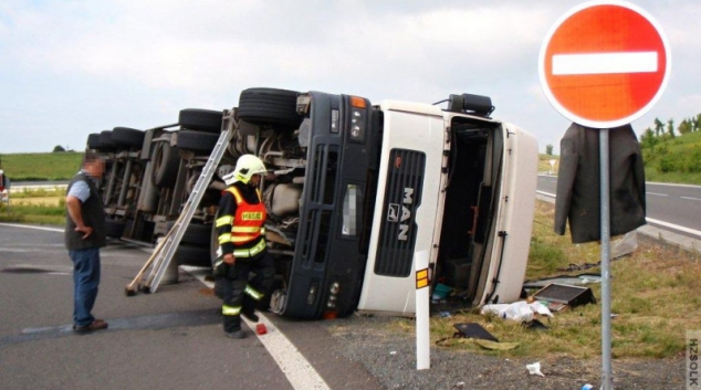 Pomoc při dopravní nehodě v Paloníně