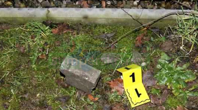 Noční útoky dlažební kostkou na benzinky