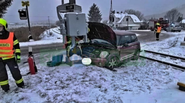 Nová sněhová pokrývka komplikuje dopravu na silnicích