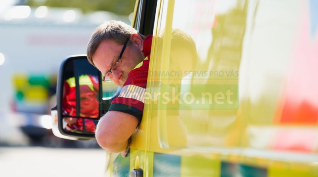 Další stovky řidičů záchranek projdou školením