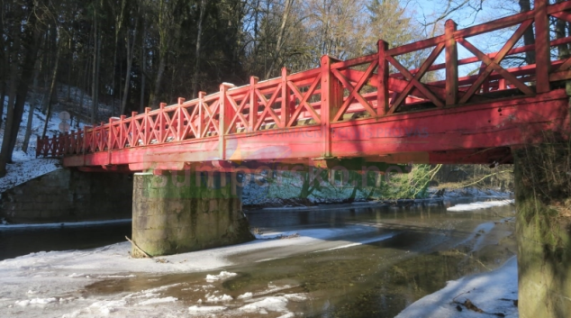 Červený most v Babiččině údolí