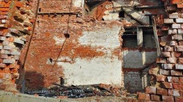 Při krádeži kovů na Javorniku poničili statiku domu