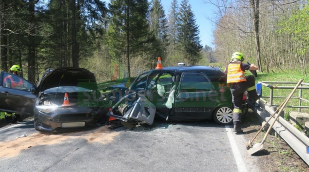 Čelní střet vozidel na Jesenicku