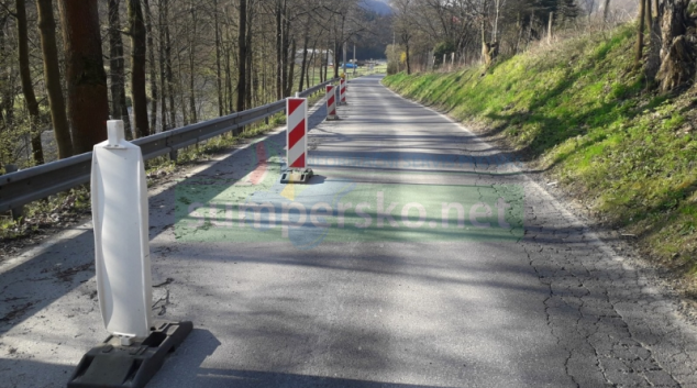 Silničáři začali s náročnou opravou cesty u Hanušovic