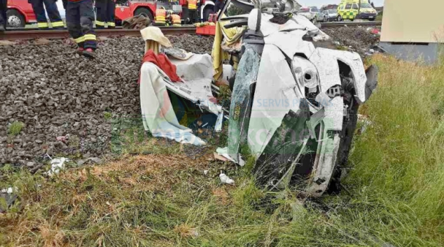 Střet vlaku s osobním autem v Postřelmově