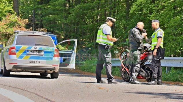 Policisté na Jesenicku kontrolovali motorkáře