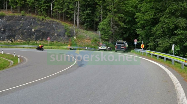 Motorkář podcenil rychlou jízdu