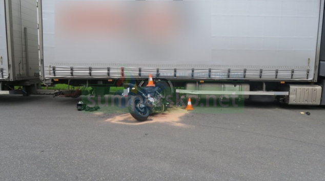 Jízda po zadním kole motorkáře přišla draho