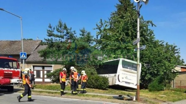 Nehoda linkového autobusu v Lutíně