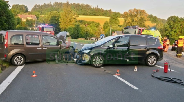 Řidička zřejmě přehlédla vozidlo