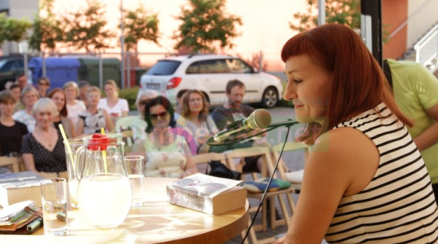 Držím organizátorkám pěsti, aby i v příštích letech festival přinášel radost jim i návštěvníkům, říká spisovatelka